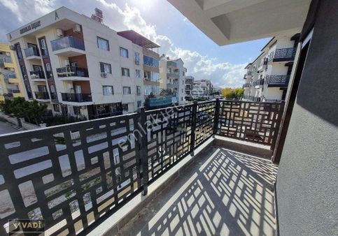 Kuşadası Davutlar'da Satılık Site İçerisinde Havuzlu Sıfır 2+1 Daire