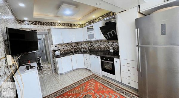 Arevar Dan Karataş Merkezde Bakımlı 2+1 Daire