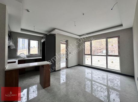 Çakırlar Göbekte Bulvar Üstü Katta Takasa Açık 1+1