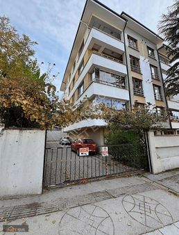 Net Emlakdan Cadde Üzeri Ferah Manzaralı 2+1 Kiralık Daire