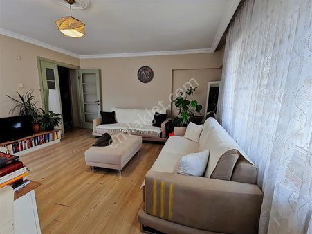 Bornova Küçük Park Merkezde Satılık 3+1 Daire