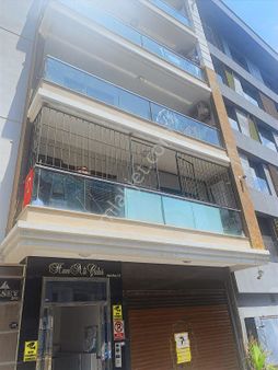 Karşıyaka Demirköprü'de Merkezi Konumda Satılık 3+1 Daire