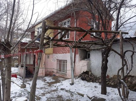 Nasreddin Emlaktan Eski Cumhuriyet Okulu Civarı Satılık Müstakil