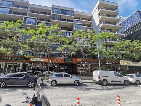 Modda Bayraklıda Kiralık Geniş 2+1 Residence Daire
