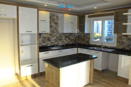 Hedef'ten Akdeniz Mah'de Kombili Extralı 3,5+1 Satılık Daire