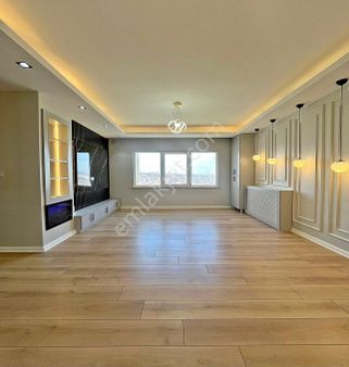 Site İçi 1+1 Metrobüse Yakın Fırsat Arakat