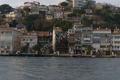 Sarıyer'de Boğaza Sıfır Özel İskele Potansiyelli Satılık Arsa