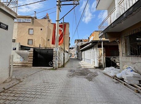 Bornova Çamdibi Satılık Sıfır Balkonlu Tadilatlı 1+1 Daire