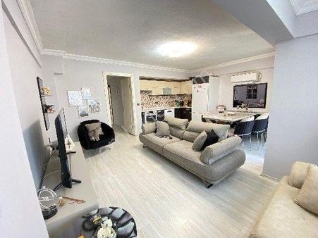 Seferihisar Ürkmez Bengiler'de Kullanışlı 2.kat Temiz Satılık 2+1 Daire