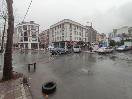 Balcıoğlundan Cadde Üzeri Köşe Başı Kiralık Depolu Dükkan