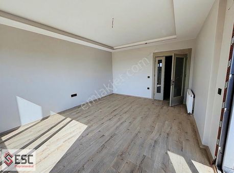 Esc'den 75.yıl Mh'de Doğanın Tadını Alacağınız 3+1 Daire Esc2202