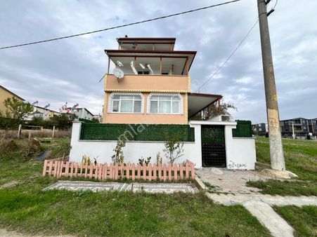 Yeniçiftlik Merkezde Alt Yapılı Özenle Yapılmış Villa