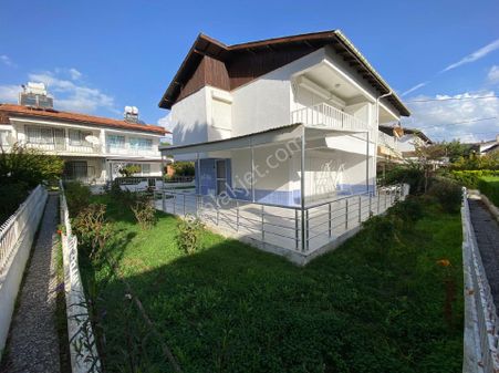 Kuşadası Sahil Sitelerinde Denize 2.sırada Satılık