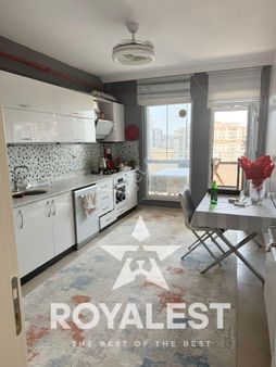 Royalest'ten Ara Kat Site İçerisinde Geniş Balkonlu Havuzlu 3+1