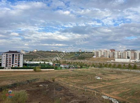 Samandra Metro'ya Yakın, Sıfır 2+1