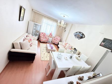 Sefaköy İnönü Mahallesi Satılık 4 + 1 Daire