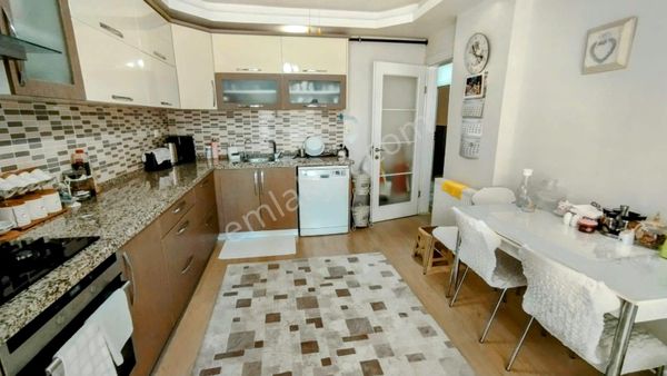 Vizyon Gayrimenkul'den Yenicamii Mahallesinde 3+1 Satılık Daire