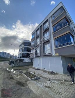 Emlakkent'ten Eski Fırına Yakın Geniş 1+1 Daire