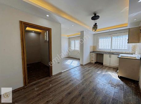 Karslılar'da/1+1/yatırıma Uygun/yatay Mimari/3 Katlı Bina/8 Yaş!