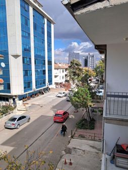 Beştepede Hastane Çaprazında Katta Açık L Terasli 2+1 Satılık Daire