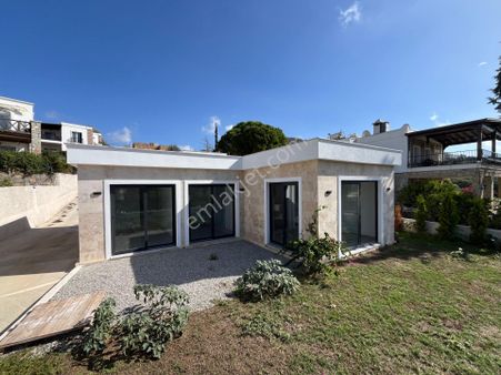 Gümüşlük Kadıkalesi Satılık 3 + 1 Tek Katlı Villa