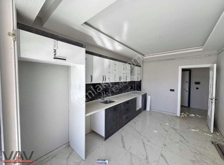 Sarıyakup Mh Sarıyakup Caddesi Üzeri 3+1 Ara Kat Daire