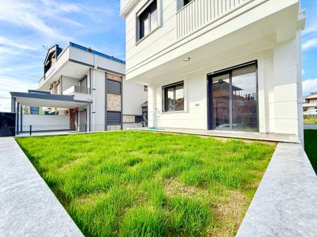 ▶ ▶ Akçay Körfez'den Sıfır Bahçeli Müstakil Tadında 2+1 Satılık Daire