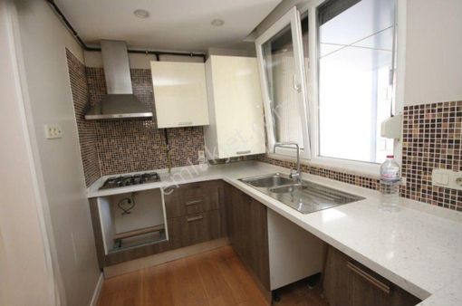 Suadiye Ayşeçavuş Cadde Üzerinde Kat Mülkiyetli Yeni Binada Satılık Boş Daire