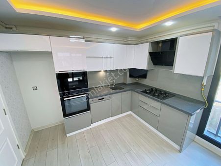 🌀gültaş Emlaktan Akçay Altınkumda Satılık 1+1 Açık Mutfaklı Asansörlü Daire