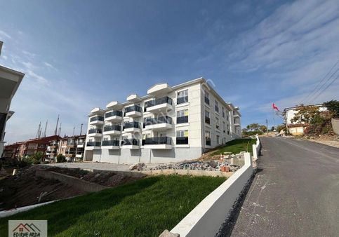 Arda Emlak Ofisin’den Yeni Belediye Binası Yakını Kapalı Otoparklı Balkonlu Sıfır Daire