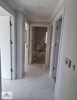 Ümraniye Yukarı Dudullu Esenkent Mah'de 2+1 Satılık Daire