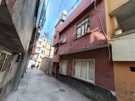 🏠 Gülpınar Mahallesi Salı Pazarı Civarında Komple Satılık 2 Katlı Müstakil Ev