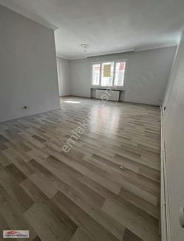 Ümraniy Elmalıknet Mh. Suryapı Exen Karşısında Kiralık 3+1