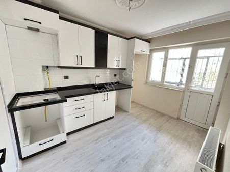 🏡 Akmescit Mahallesi 🏡 ✅3+2 100 M2 5 Katlınım 3 Katı ❇️kombi Petekli