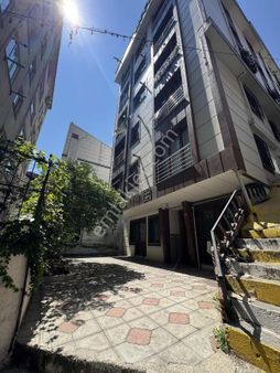 Cadde Yakınında Full Eşyalı 1+1 Daire