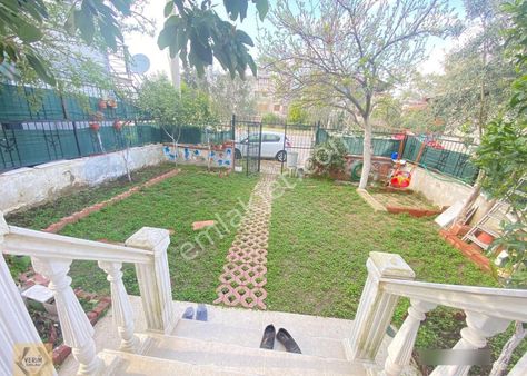 Ürkmez De Denize 100m Komple Bina Müstakil Satılık 7+3 Daireler