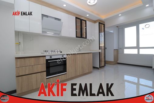 Akif'ten Topçu'da Trene Yakın Cadde Üzeri Full Yapılı 3+1 Satılık Daire