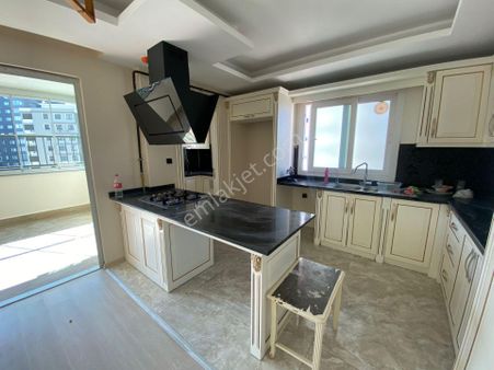 Karınca'dan Akdeniz Mah.havuzlu Aquaparklı Kombili Aylık Ödemeli Kiralık 5+1