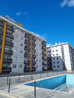 Çubukta Site İçerisinde Havuzlu Satılık 1+1 Daire