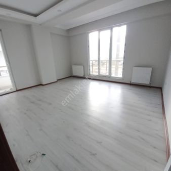 Mayadan Caddeye Yakın Site İçerisinde Hazır Kiracılı Daire