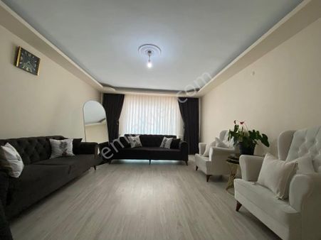 Beylikdüzü Yakuplu Mah 2+1 Geniş Balkonlu Krediye Uygun Satılık Daire !!!