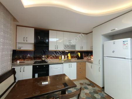 İz'den Bulvar Üzeri 2+1 Ç.banyo+g.odalı Ful Eşyalı Satılık