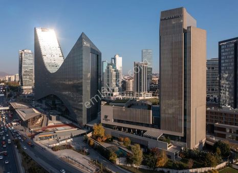 Çukurambar Yda Center'da 250 M2 Yapılı Masrafsız Ofis Katı