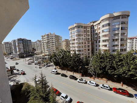 Çukurambar Merkezi Nokta'da 5+1 Teraslı Dubleks Daire