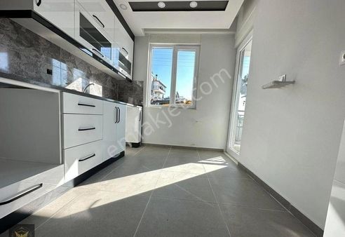 Şahin İnşaat'tan Beylikdüzü Migros Avm Arkasında Evebeyn Banyolu 2+1 Ara Kat Daire