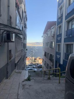 Tarihi Asansörün Üstünde, Denize Yakın 3+1 Bakımlı Daire