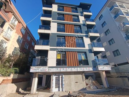 Pendik Güzelyalıda Satılık 2+1 Asansör Otoparklı Ana Cadde Üstü Lüks Daire