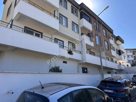 Karaağaçta Deniz Manzaralı Kaliteli Arakat 1+1 Ferah Daire