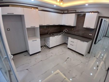 Çamlıca Mahallesinde Satılık 3+1 Daire