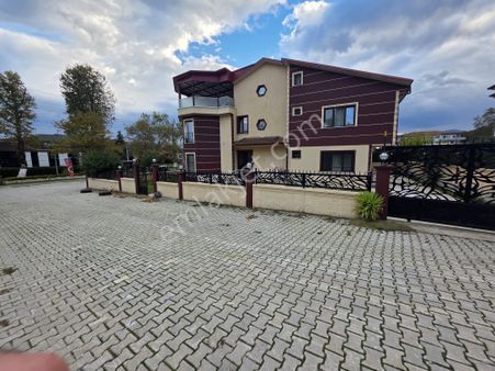 Ferahlık Ve Konum Bir Arada! Termal Yolu Üstü 2 Katlı Villa